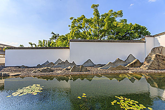 lo khung rong bach kim